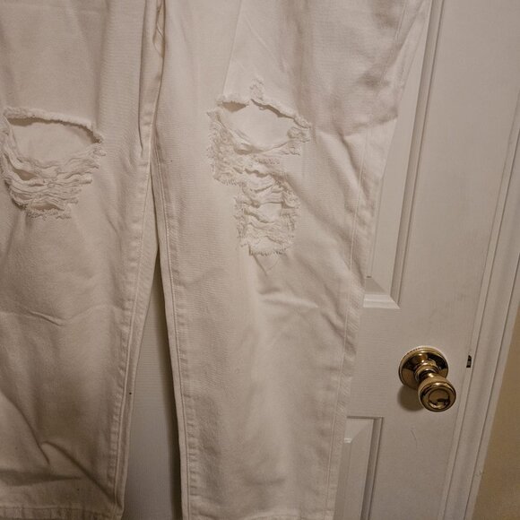 white eloquii distressed cropped jeans - Picture 4 of 5